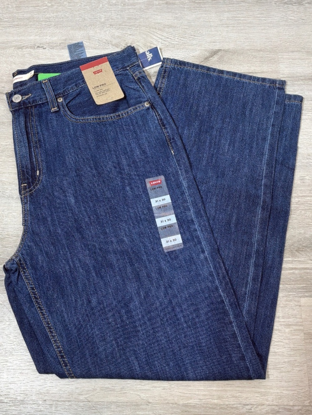NWT Levi’s Low Pro Straight Denim Jeans Size 31x30
